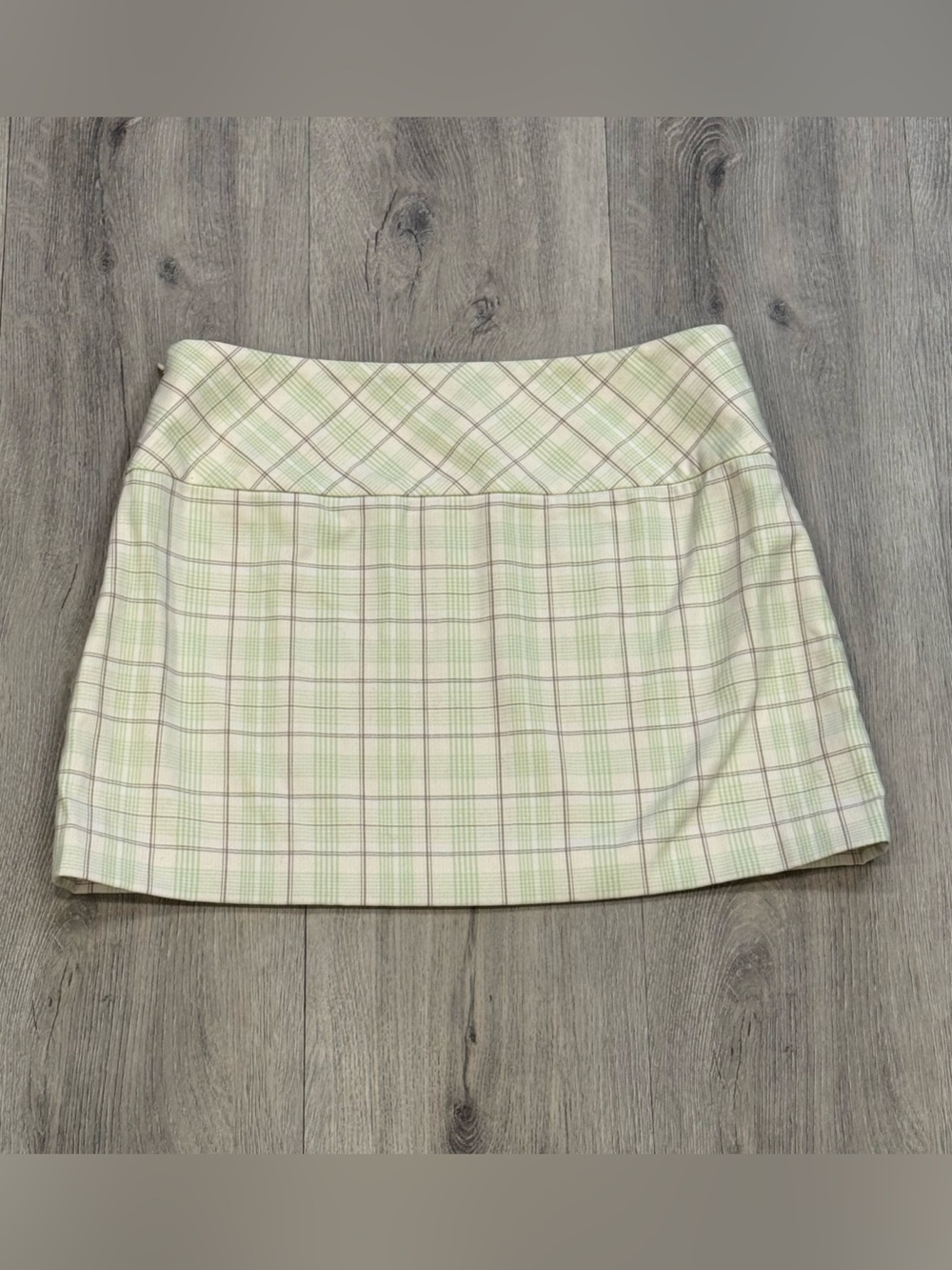 Aritzia Sunday Best Sundeh Pastel Green & Cream Plaid Mini Skirt - Picture 4 of 6